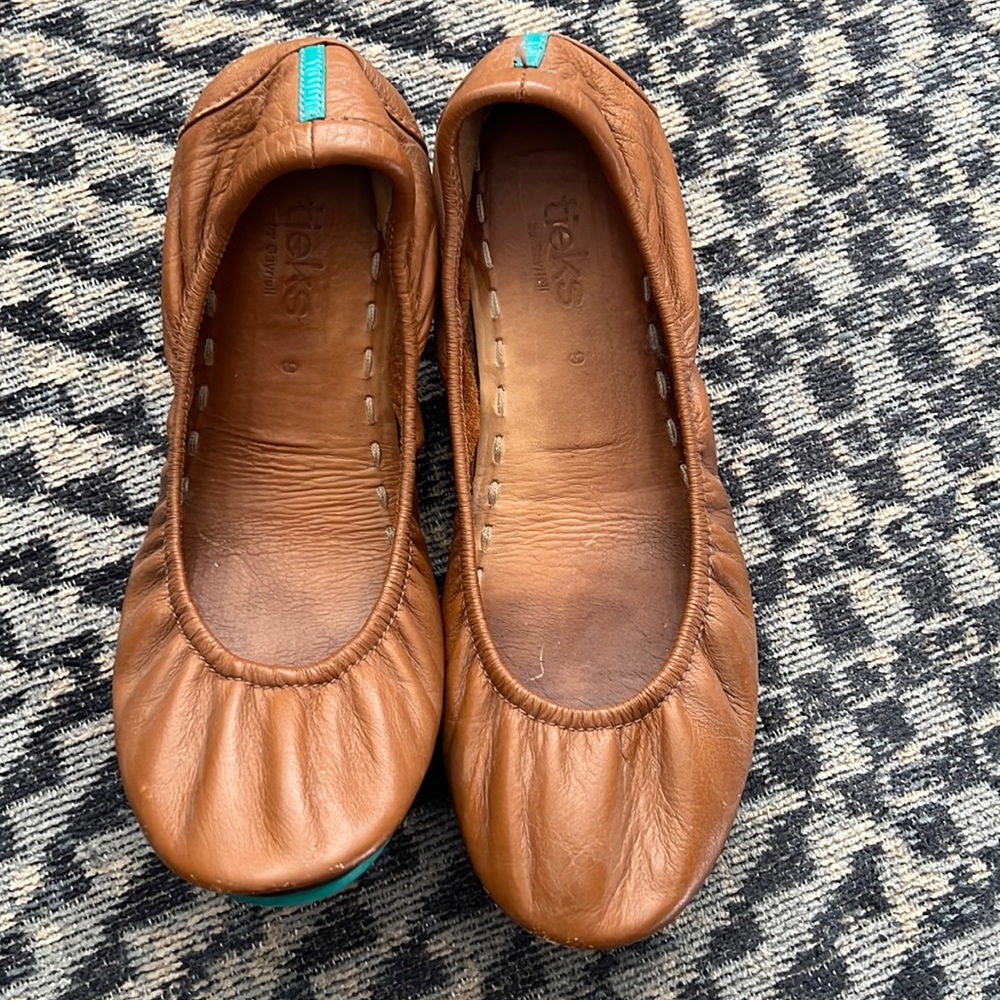 TIEKS Ballet Flats, Tan Size 9. In good condition!